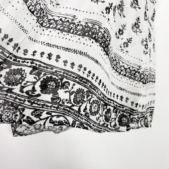 Express Printed Flowy Strappy Crossback Tank Top Medium M White Black Sheer - Picture 5 of 10